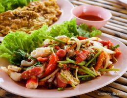 Tips Menikmati Makanan Enak (Freepik)